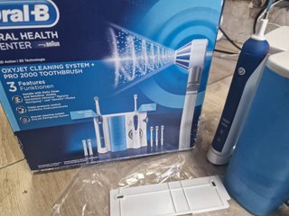 Oral-B Oral Health Center Oxyjet + Pro 2000