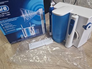 Oral-B Oral Health Center Oxyjet + Pro 2000