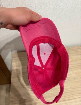 Gorra rosa básica