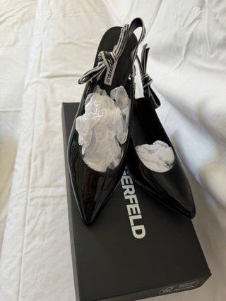 Zapatos de tacón elegantes