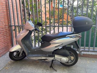Honda Dylan 125 Scooter