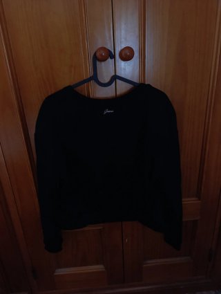Sudadera Guess Negra Bordada Flores