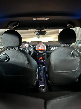MINI Clubman 2011