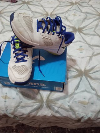 Zapatillas Kipsta Blancas y Azules