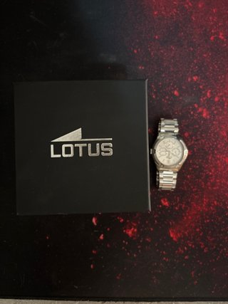 Reloj Lotus Plata y Blanco