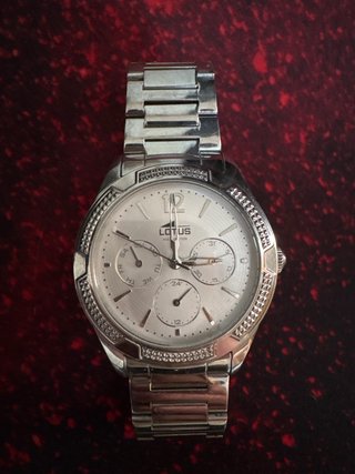 Reloj Lotus Plata y Blanco
