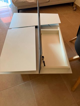 Mesa de centro elevable blanca y madera