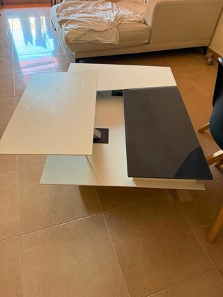 Mesa de centro elevable blanca y madera