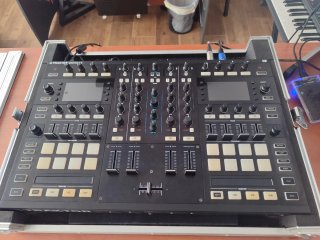 Controladora DJ Native Instruments Traktor S8