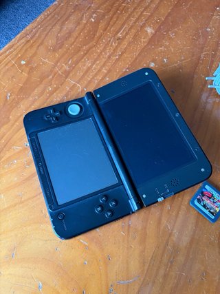 ¡COMO NUEVA! Nintendo 3DS Azul + Cargador y Juegos