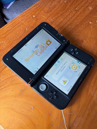 ¡COMO NUEVA! Nintendo 3DS Azul + Cargador y Juegos