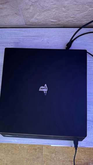 PS4 Pro 1TB Negra + GTAV