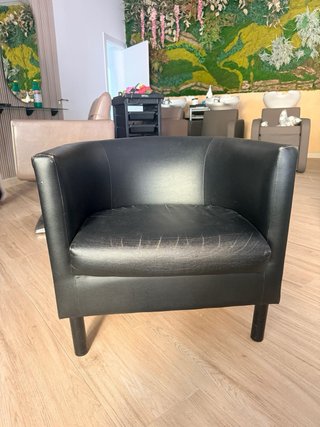 Sillón de piel negro
