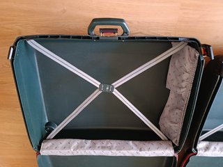 Maletas Samsonite Verdes con Detalles Rojos