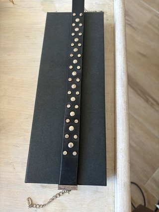 Collar Zara piel perlas y pinchos