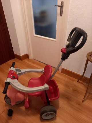 Triciclo paseo rosa FEBER con luz