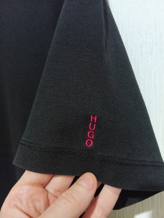 Camiseta Hugo Boss Negra V-Neck Talla XL