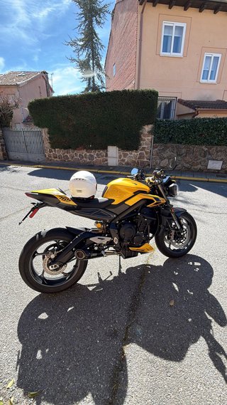 Triumph Street Triple 765 RS 2024
