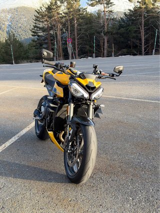 Triumph Street Triple 765 RS 2024