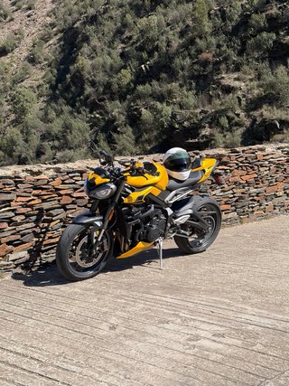Triumph Street Triple 765 RS 2024