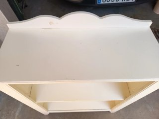 Estantería blanca de madera