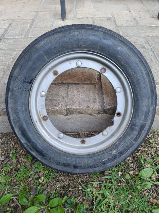 Rueda de repuesto Vespa Michelin