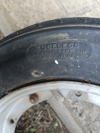 Rueda de repuesto Vespa Michelin