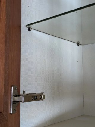 Modulo de mueble de cocina alto madera y cristal