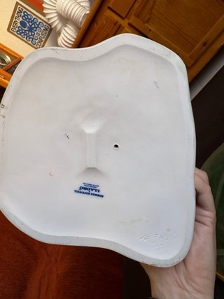 Figura Porcelana LLADRÓ Mujer Maquillándose