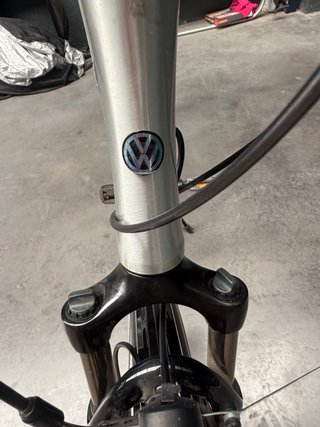 Bicicleta Volkswagen de ALUMINIO CEPILLADO.