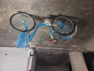 Bicicleta Vintage Azul con Cesta