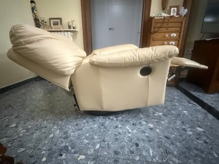 Sillón reclinable giratorio color crema – Muy cómo