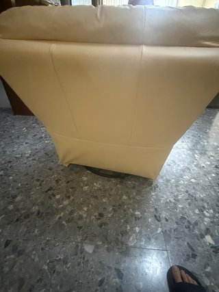 Sillón reclinable giratorio color crema – Muy cómo
