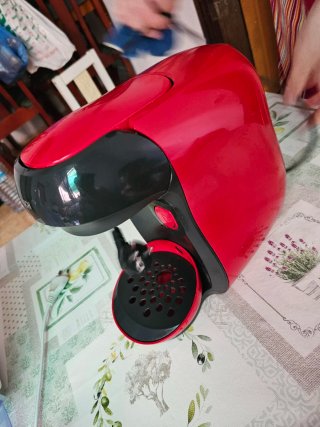 Cafetera Bosch Roja y Negra