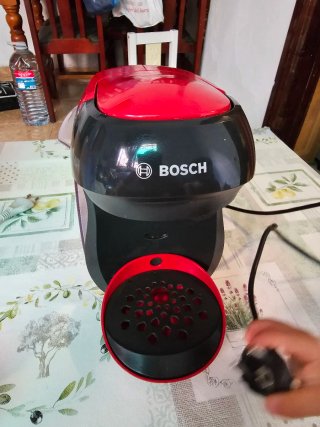 Cafetera Bosch Roja y Negra