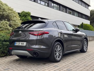 Alfa Romeo Stelvio Q4