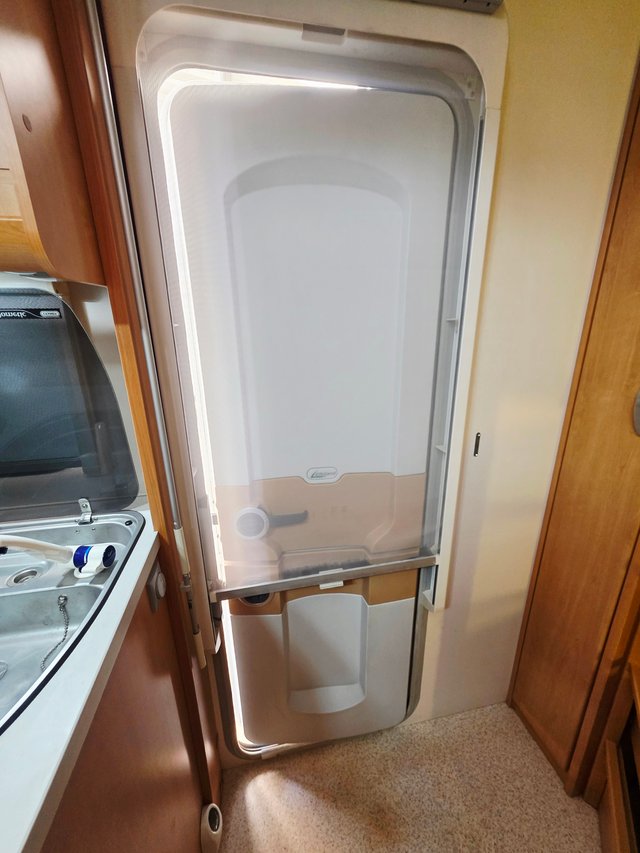 EIFELLAND 520 TKM - Aire/Toldo