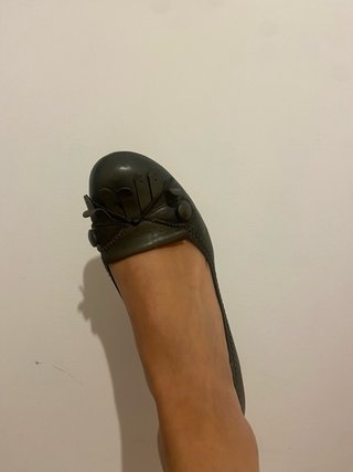 Zapatos de tacón verde caqui