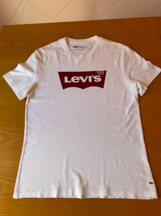 Camiseta Levi's Blanca, talla M