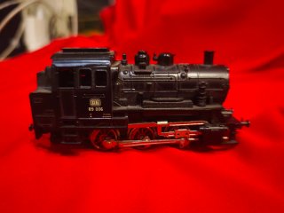 Locomotora Märklin y vagones