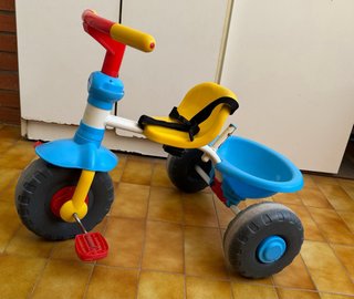Triciclo Feber para bebé con manillar