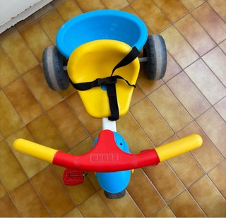 Triciclo Feber para bebé con manillar