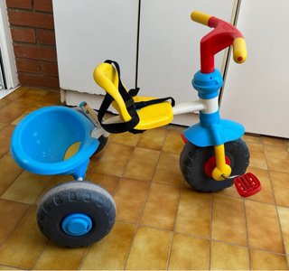 Triciclo Feber para bebé con manillar