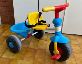 Triciclo Feber para bebé con manillar