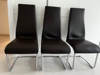 6 Sillas de comedor Wengue y Blancas