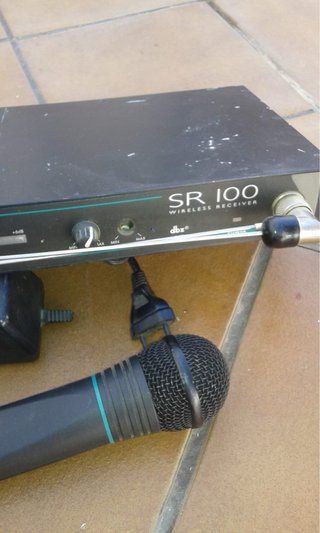 AKG SR 100 Receptor Inalámbrico