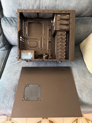 Caja PC NZXT Source 220 + Fuente PowerLine 700W