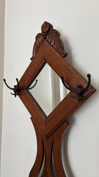 Paragüero y perchero clásico de madera