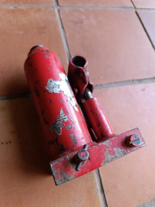 Gato Hidráulico Rojo