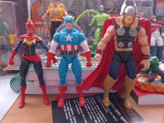 Figuras Marvel Legends Capitán América Thor